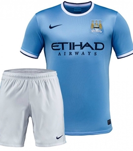 TRANG PHỤC ĐÁ BÓNG